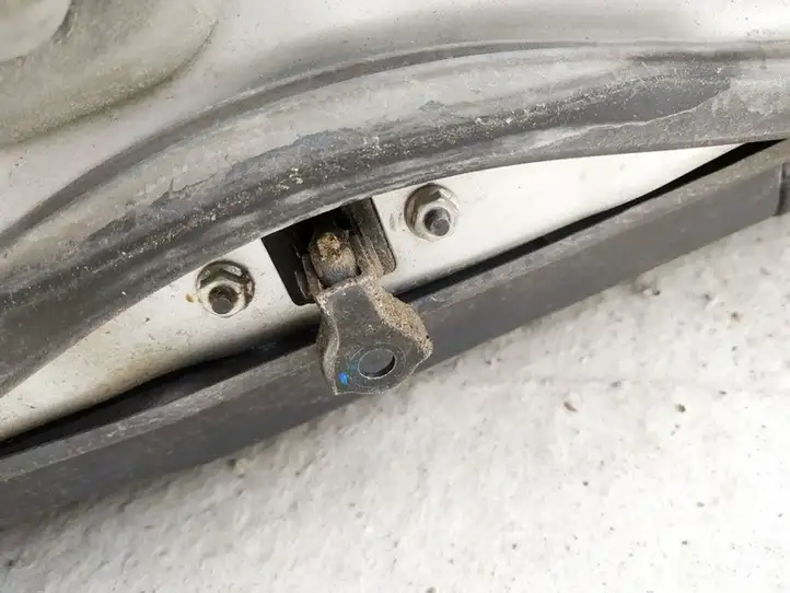 Toyota Auris 150 (2006 - 2012) Ограничитель задней двери — фото 2