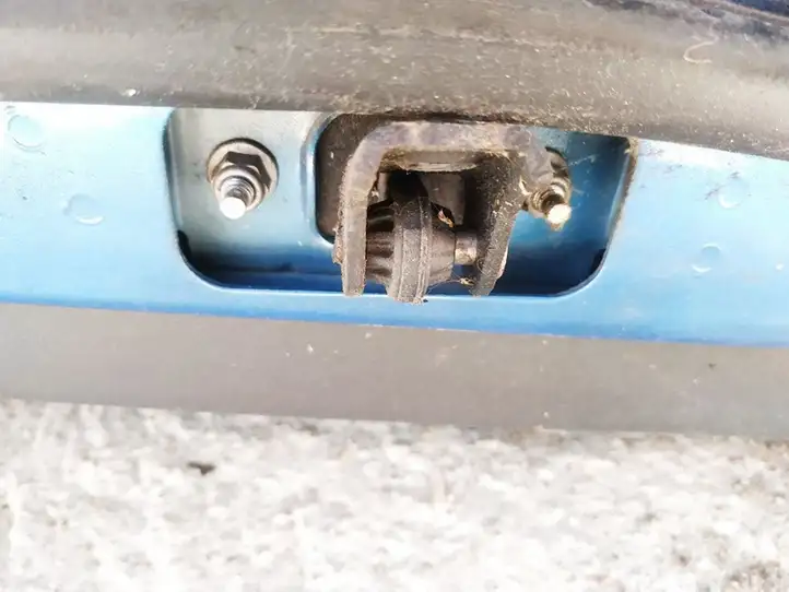 Ford Focus (2005 - 2008) Ограничитель задней двери — фото 1