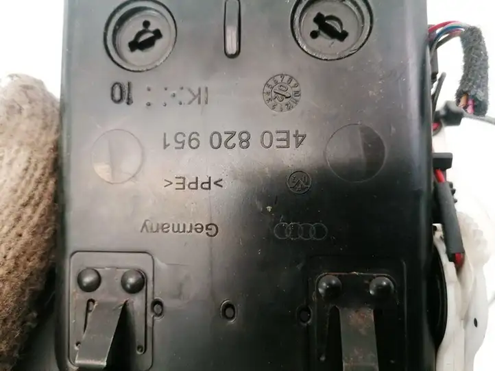 Audi A8 S8 D3 4E (2002 - 2005) 4E0820951 Центральный воздушный дефлектор — фото 2