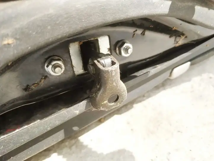 Toyota Corolla Verso AR10 (2004 - 2009) Ограничитель задней двери — фото 2