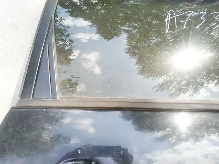 Toyota Corolla Verso AR10 (2004 - 2009) Накладка стекла задней двери — фото 2