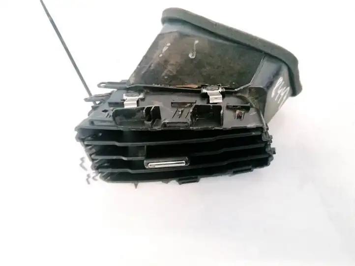 Ford Focus (2011 - 2015) BM51018B09 Центральный воздушный дефлектор — фото 1