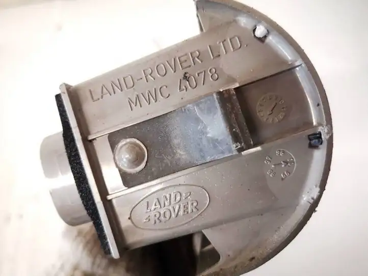 Land Rover Freelander (1997 - 2003) mwc4078 Центральный воздушный дефлектор — фото 3
