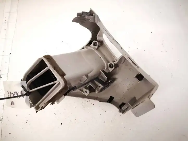 Nissan Almera (2000 - 2006) 68210bu200 Центральный воздушный дефлектор — фото 2