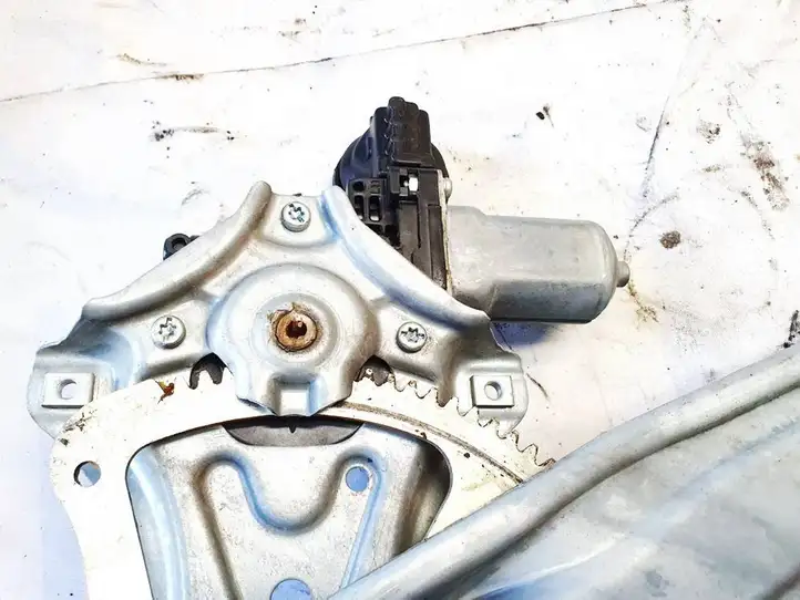 Toyota Auris 150 (2006 - 2012) 857200d120 Стеклоподъемник задней двери — фото 3