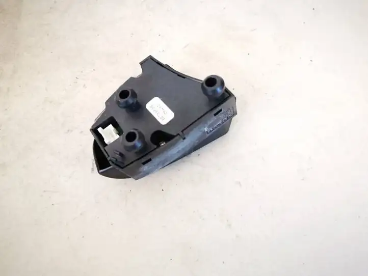 Volvo V50 (2004 - 2008) 30739638 Кнопки на рулевом колесе — фото 3