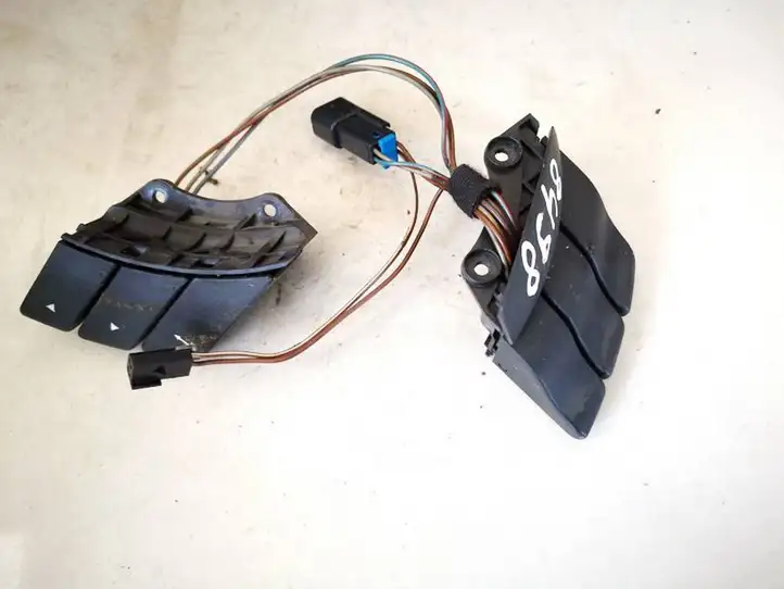 Opel Meriva A (2002 - 2006) 09185419 Кнопки на рулевом колесе — фото 1