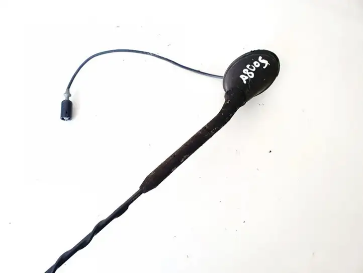 Seat Leon (1P) (2005 - 2012) GPS антенна — фото 2
