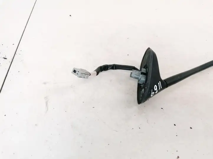Mazda 3 II (2009 - 2011) GPS антенна — фото 2