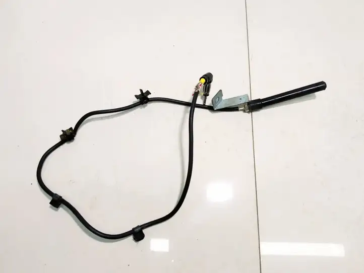 Hyundai Tucson JM (2004 - 2009) GPS антенна — фото 2
