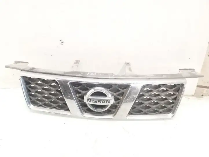 Nissan X-Trail T30 (2001 - 2007) Верхняя решетка радиатора — фото 1