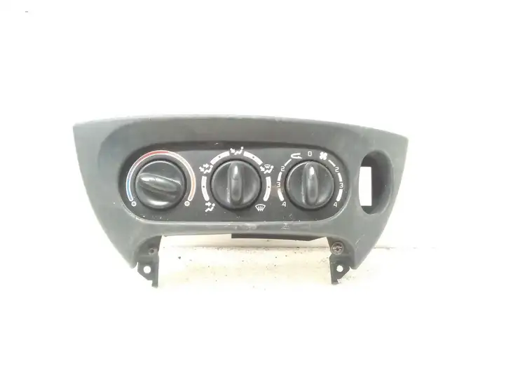 Renault Scenic I (1996 - 2003) 668054 Блок управления климат-контролем — фото 1