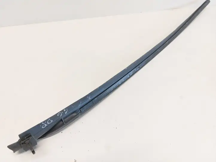 Volkswagen Golf VI (2009 - 2013) 5K0854320 Накладка стоек лобового стекла — фото 3