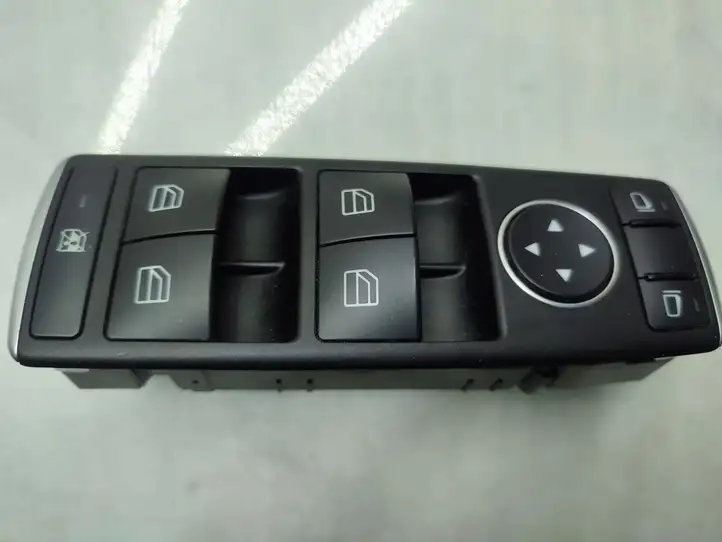 Mercedes-Benz GLK X204 (2008 - 2016) 2049055302 Блок кнопок стеклоподъемников — фото 1