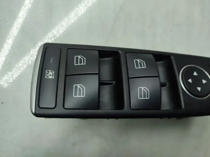 Mercedes-Benz GLK X204 (2008 - 2016) 2049055302 Блок кнопок стеклоподъемников — фото 4