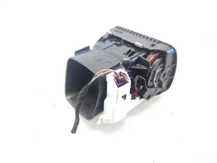Volkswagen PASSAT B5.5 (2001 - 2005) 3B0819704D Боковой воздушный дефлектор — фото 2