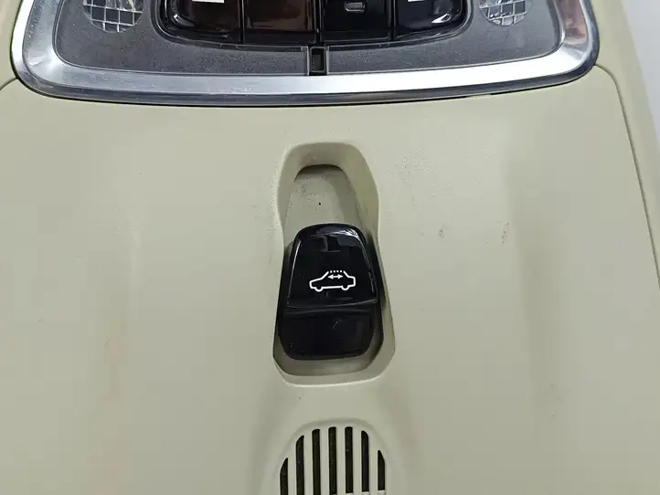 Volvo XC90 (2014 - 2019) Передняя подсветка — фото 2