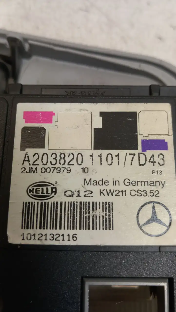 Mercedes-Benz C W203 (2000 - 2007) A2038201101 Передняя подсветка — фото 3