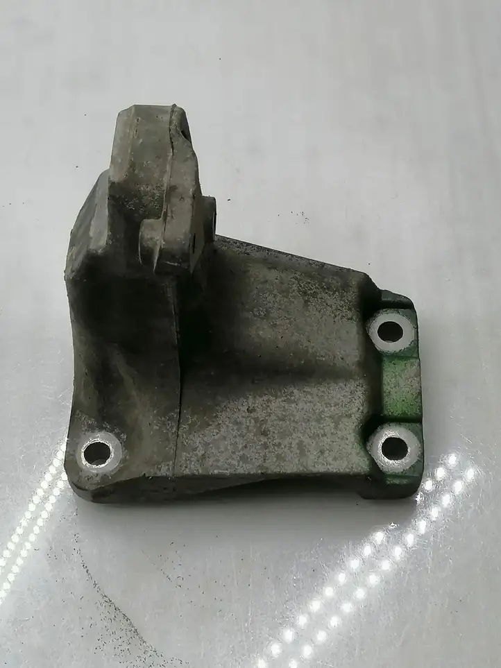 BMW 3 F30 F35 F31 (2012 - 2018) 6788612 Кронштейн двигателя — фото 5