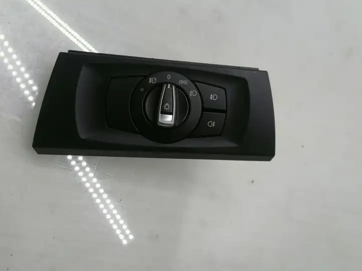 BMW 3 E90 E91 (2005 - 2012) 9169404 Включатель фонарей — фото 2