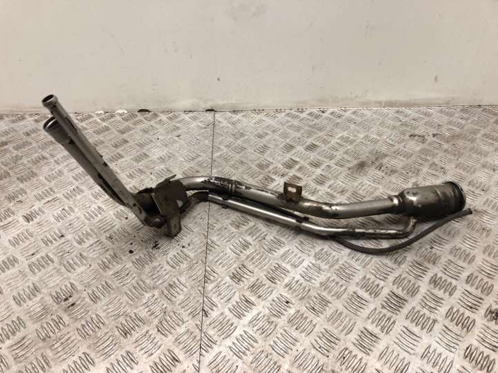 Ford Focus (2011 - 2015)  AV619032BE Наливная труба топливного бака