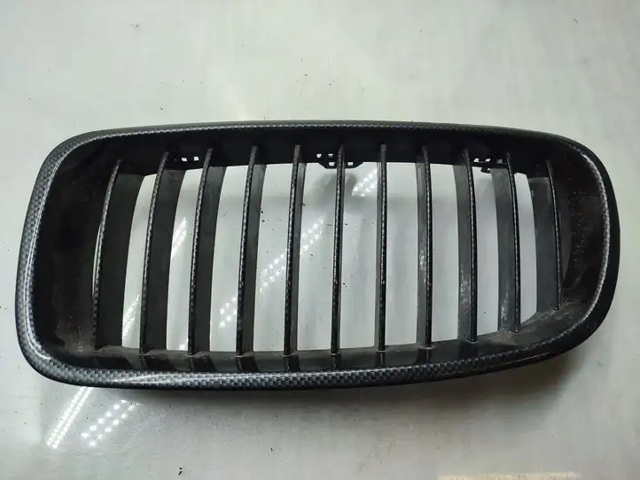BMW 3 F30 F35 F31 (2012 - 2018) 7295437 Верхняя решетка радиатора — фото 1