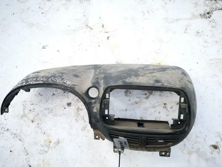 Nissan Almera (2000 - 2006) 68260bu700 Центральный воздушный дефлектор — фото 1