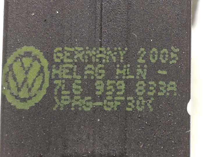 Volkswagen Jetta V (2005 - 2010)  7L6959833A Включатель открытия топливного бака
