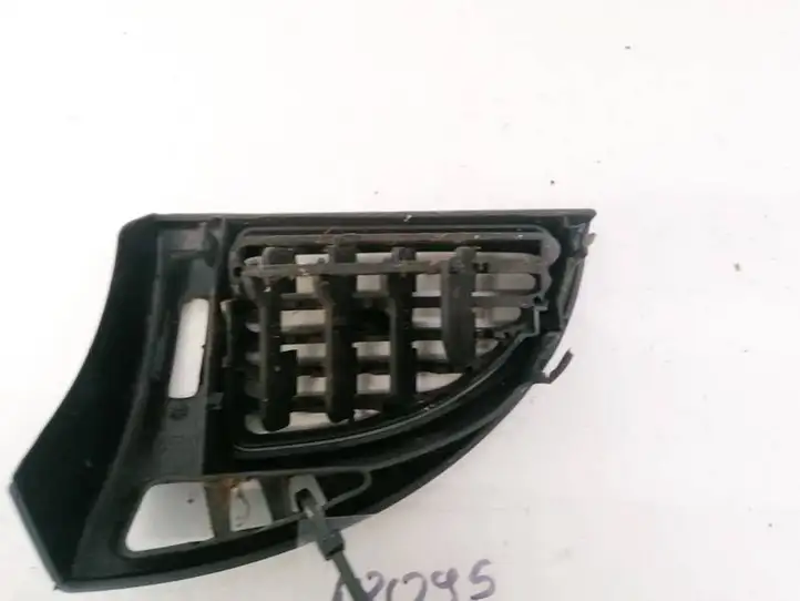 Citroen C5 (2004 - 2008) 99024120 Центральный воздушный дефлектор — фото 2