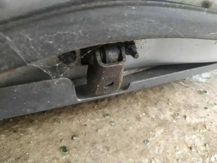 Toyota Avensis T250 (2003 - 2006) Ограничитель двери — фото 1