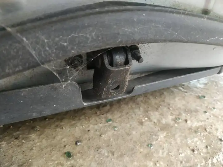Toyota Avensis T250 (2003 - 2006) Ограничитель двери — фото 2