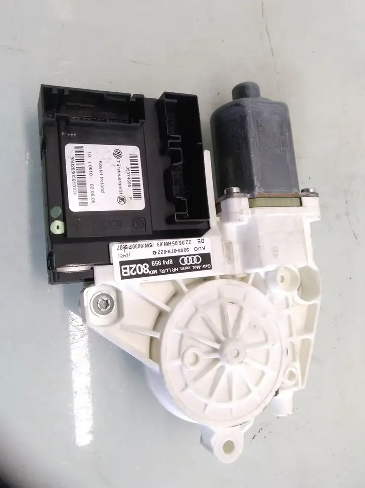 Audi A3/S3 8P (2004 - 2008) S006079022B Стеклоподъемник задней двери — фото 2