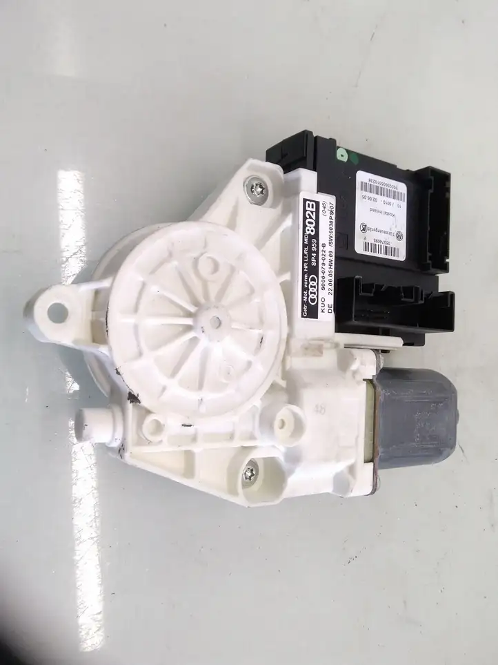 Audi A3/S3 8P (2004 - 2008) S006079022B Стеклоподъемник задней двери — фото 3