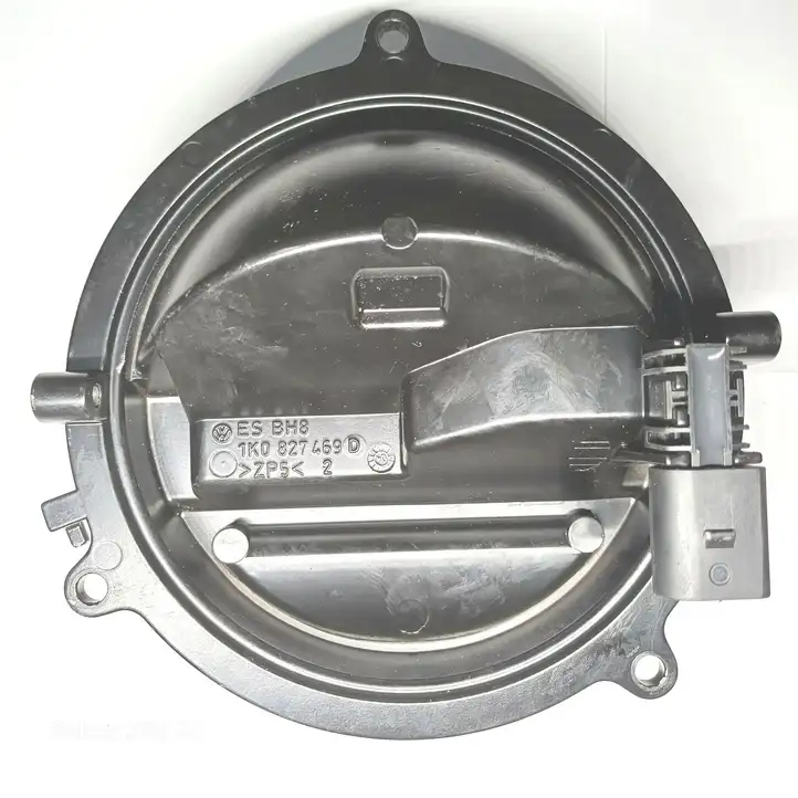Volkswagen Golf V (2003 - 2009) 1K0827469D Ручка крышки багажника — фото 1