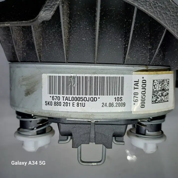 Volkswagen Golf VI (2009 - 2013) 5K0880201E Подушка безопасности руля — фото 3