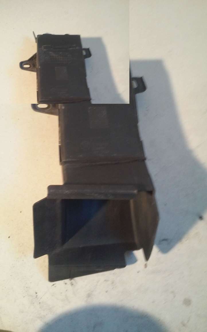 BMW 7 F01 F02 F03 F04 (2008 - 2016)  7898881 Воздушный канал для охлаждения тормозов