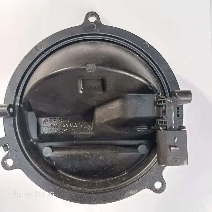 Volkswagen Golf V (2003 - 2009) 1K0827469D Ручка крышки багажника — фото 2