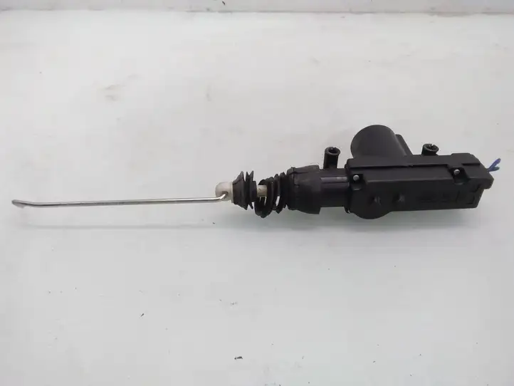 Volkswagen Polo (2005 - 2009) Мотор центрального замка — фото 1