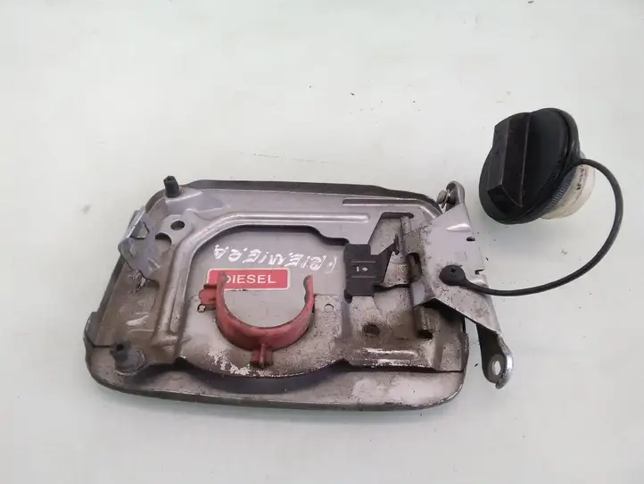 Nissan Primera (2001 - 2008) Крышка топливного бака — фото 3