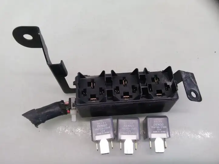 Subaru Forester SH (2008 - 2013) RB203300B Блок монтирования реле — фото 4