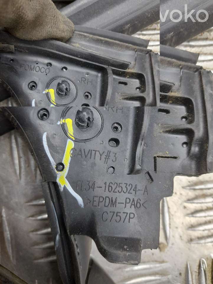 Ford F-Series (2014 - 2018)  FL341625324A Уплотнительная резина на задних дверях