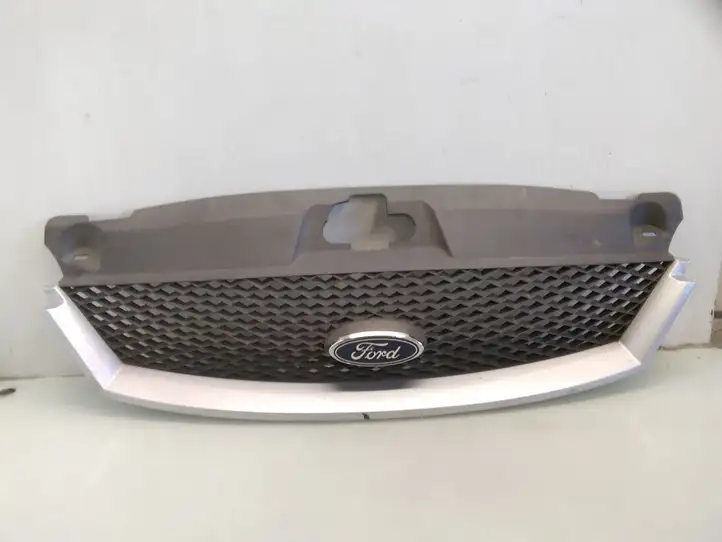 Ford Mondeo Mk III (2000 - 2007) 1S7X8A133A1 Верхняя решетка радиатора — фото 1