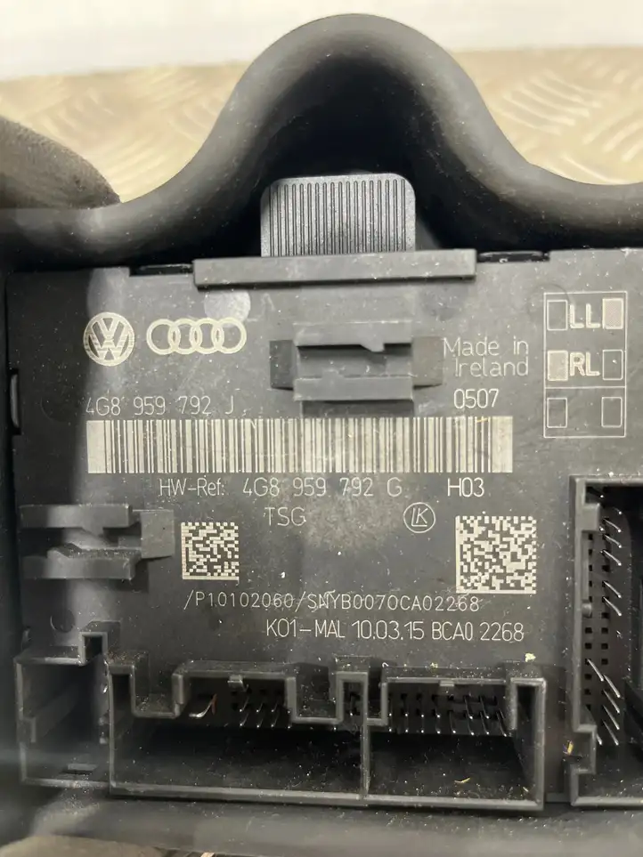Audi A6 C7 (2014 - 2018) 4G8959792J Блок управления дверью — фото 3