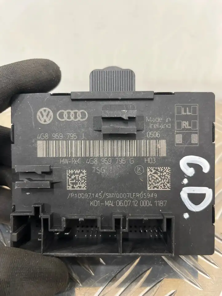 Audi A6 C7 (2011 - 2014) 4G8959795G Блок управления дверью — фото 3