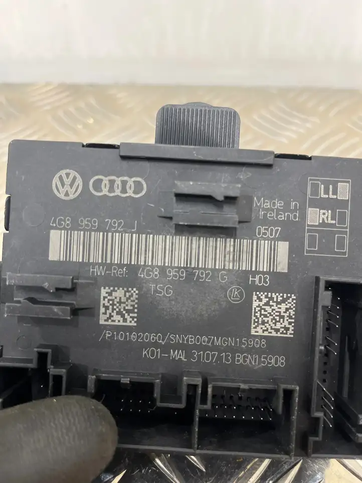 Audi A6 C7 (2011 - 2014) 4G8959792G Блок управления дверью — фото 3