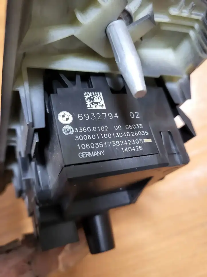 BMW 3 E90 E91 (2005 - 2012) 6932794 Включатель фонарей — фото 3