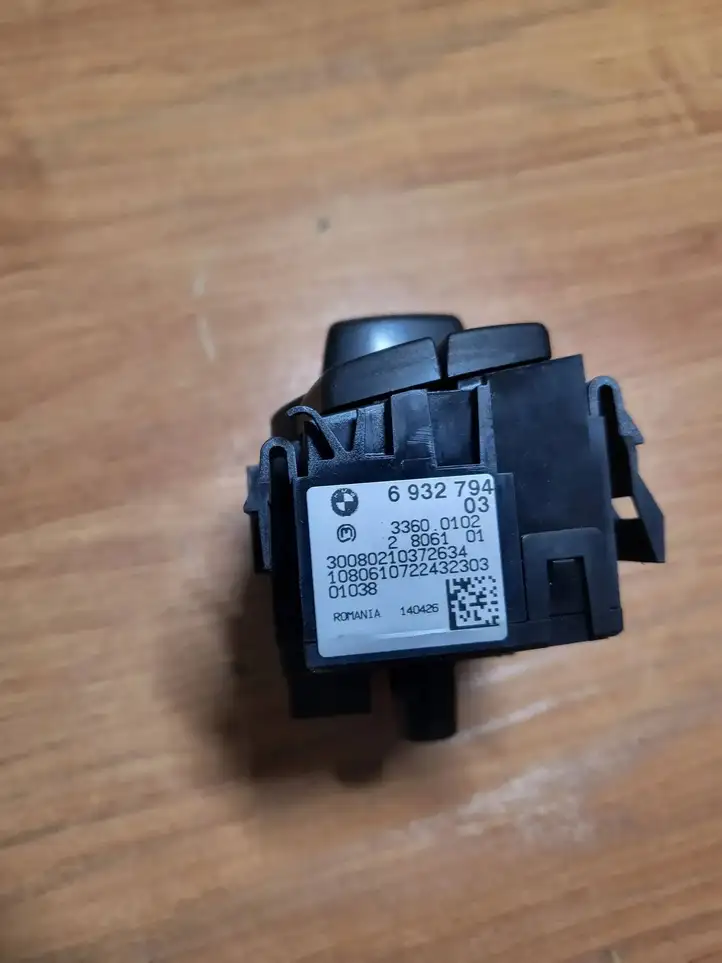 BMW 3 E90 E91 (2005 - 2012) 6932794 Включатель фонарей — фото 3
