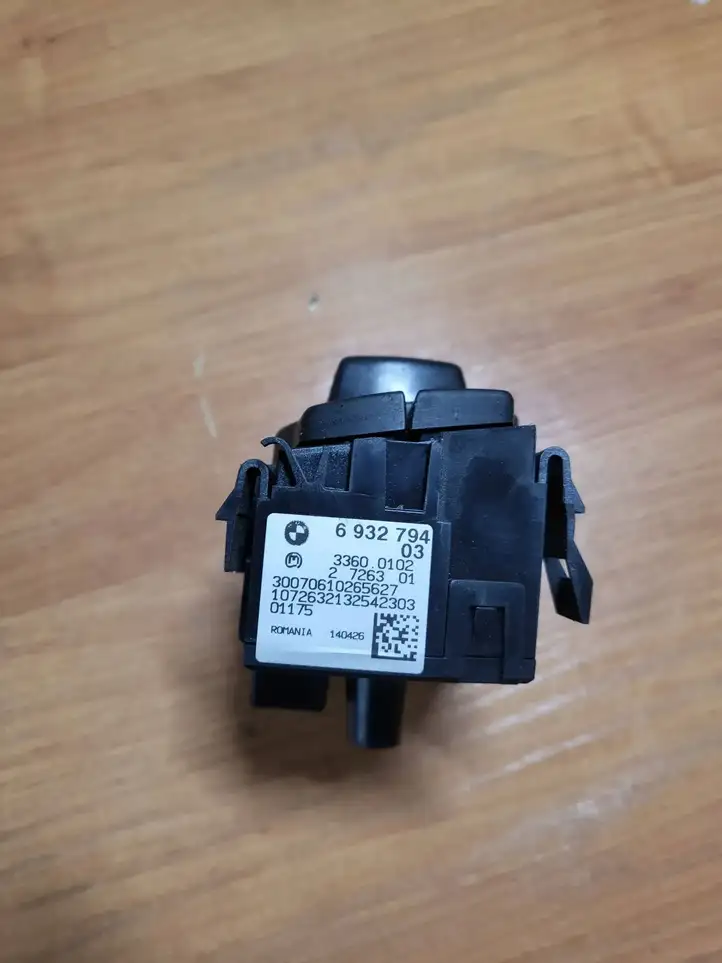 BMW 3 E90 E91 (2005 - 2012) 6932794 Включатель фонарей — фото 3
