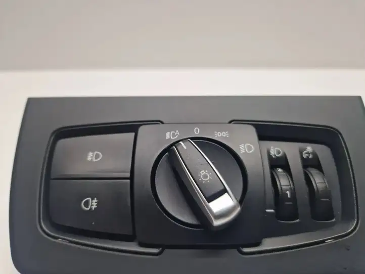 BMW 3 F30 F35 F31 (2012 - 2018) 9265305 Включатель фонарей — фото 2