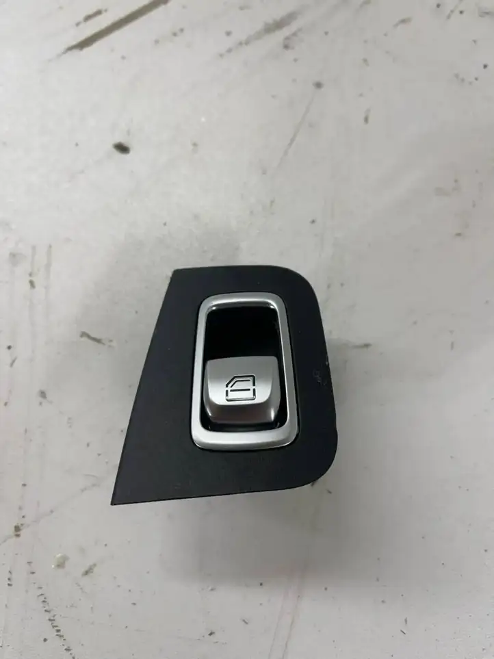 Mercedes-Benz C W205 (2014 - 2021) A2059051513 Блок кнопок стеклоподъемников — фото 1